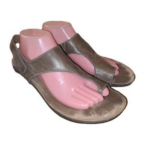 DANSKO REECE 10.5-11 Brown Distressed Leather Toe Loop Side Cut-Out Boho Sandals